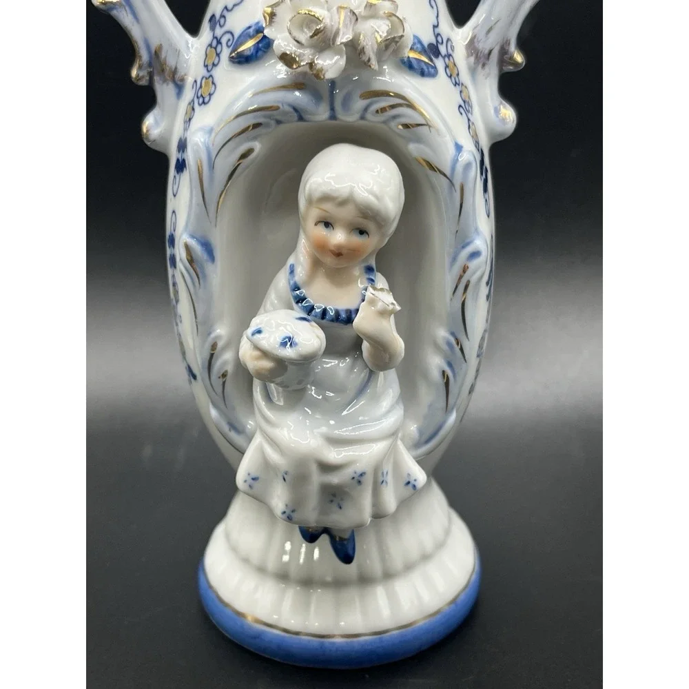 Vtg‎ Norleans Victorian Vase White & Blue with with Gold Trim Sitting Girl 7.5